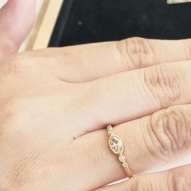 【Bizoux(ビズー)の口コミ】 一緒に買いに行った奥さんが気に入ったことが一番でした
指輪に乗せる石の…