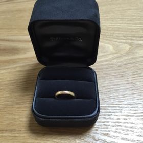 【ティファニー(Tiffany & Co.)の口コミ】 最初はプラチナを検討していましたが、色黒なのでプラチナがピンと来ず、…