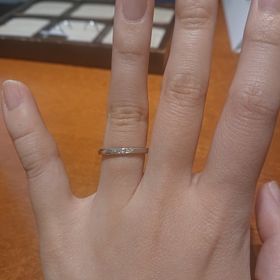 【TRECENTI(トレセンテ)の口コミ】 自分が接客業をしているため、仕事中に着けていても嫌味のない、けれどダ…