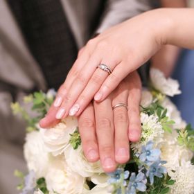 【アンジェリックフォセッテ(Angelique Fossette)の口コミ】 リボンの形をしたデザインがとても気に入りました。大きめのダイヤがつい…