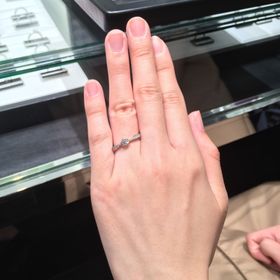 【ラザール ダイヤモンド(LAZARE DIAMOND)の口コミ】 普段も重ねづけしたいのと、気軽につけれるデザインが欲しいと思っていた…