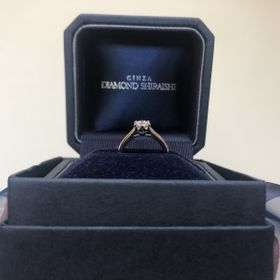 【銀座ダイヤモンドシライシの口コミ】 シンプルな一粒ダイヤの婚約指輪で探していました。かわいいものが好みな…
