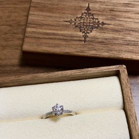 【PORTADA(ポルターダ)の口コミ】 元々はメレダイヤやサイドストーンがついていない、ストレートかつシンプ…