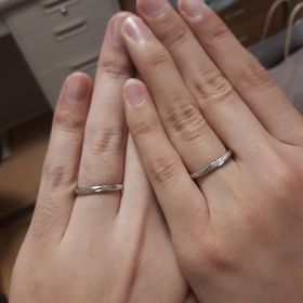 【GALA JEWELRY(ガラジュエリー)の口コミ】 ガラでは結婚指輪の前に、婚約記念品としてダイヤのネックレスを彼女へ購…