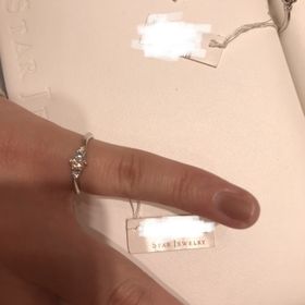 【STAR JEWELRY(スタージュエリー)の口コミ】 デザインの種類が多く、リングの太さなども日本人の指に合うように設計さ…