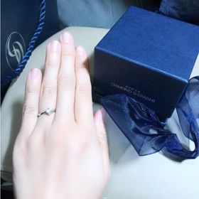 【銀座ダイヤモンドシライシの口コミ】 何かに引っかからないように、立爪が大きすぎずシンプルな指輪が希望でし…