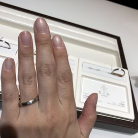 【俄(にわか)の口コミ】 指輪を決めるポイントとしては他の人とは被らない、
独創性を持ったデザイ…