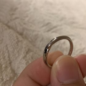 【エクセルコダイヤモンド(EXELCO DIAMOND)の口コミ】 ・デザインがとても気に入った。
・指輪の内側に誕生石を入れることが出来…