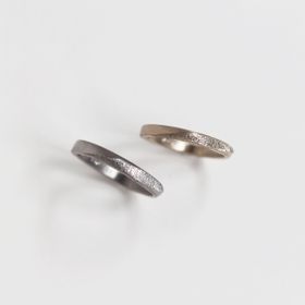 【mina.jewelry(ミナジュエリー)の口コミ】 普通の結婚指輪ではなく、自分達らしい結婚指輪をオーダーできることがす…