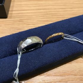 【Princess Bijou(プリンセス・ビジュー)の口コミ】 決め手はデザインでした。
2人とも指輪を付けたことがなくてあまり希望が…