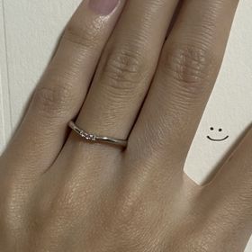 【アイプリモ(I-PRIMO)の口コミ】 可愛らいデザインなのはもちろん、V字になっていることで指が細く見える効…