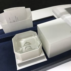 【4℃ BRIDAL(ヨンドシーブライダル)の口コミ】 華奢なテイストをとても気に入っています。婚約指輪と結婚指輪をダブルリ…