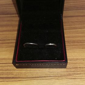 【ラザール ダイヤモンド(LAZARE DIAMOND)の口コミ】 普段使いしやすく、シンプルでありながらも安っぽく無くて、光り輝いてい…