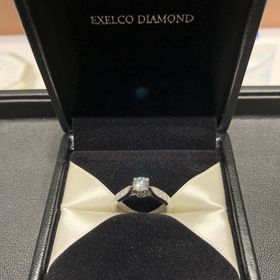 【エクセルコダイヤモンド(EXELCO DIAMOND)の口コミ】 たくさんの店舗やデザインを見比べましたが、こちらのリング以上に心がと…