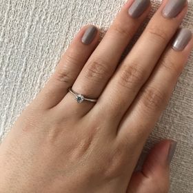 【アイプリモ(I-PRIMO)の口コミ】 婚約指輪を彼が一人でアイプリモに行って、購入してくれました。結婚指輪…