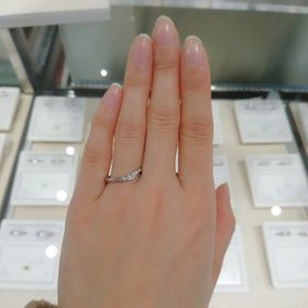 【俄(にわか)の口コミ】 婚約指輪は不要だと思った分、結婚指輪にはダイヤモンドがついたデザイン…