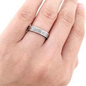 【ｅ−宝石屋】の口コミ 指の当たる裏面に赤い糸が埋め込まれているのがとても魅力的で一目惚れでし...