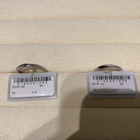 【TRECENTI(トレセンテ)の口コミ】 2人とも手が小さく細めだったため、指輪は主張しすぎない細めのものにしま…