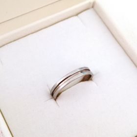 【VERITE(ベリテ)の口コミ】 男性でも女性でもシーンを選ばずに長く着けていられる指輪を探していたの…