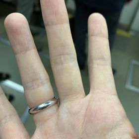 【ヴァン クリーフ＆アーペル(Van Cleef & Arpels)の口コミ】 婚約指輪らしいデザインと迷いましたが、年を取っても付けられる上品なデ…