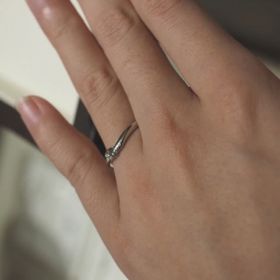 【俄(にわか)の口コミ】 ウェーブの形が指に馴染みやすいカーブで良かったですし、細めの幅も指が…