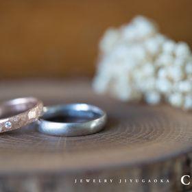 【Cayof(カヨフ)の口コミ】 どんな指輪が良いか調べていましたが、他のブランドが王道のプラチナで華…