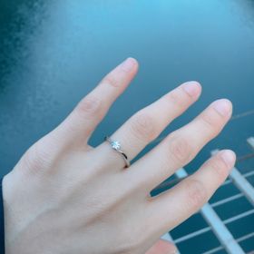 【アイプリモ(I-PRIMO)の口コミ】 嫁が好きなデザインを選びました。Vタイプのメレが好きだと以前言っていた…