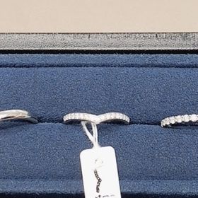 【4℃ BRIDAL(ヨンドシーブライダル)の口コミ】 彼とお揃いになるデザインを探しており、このリングを提案してくださいま…