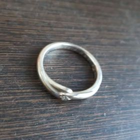 【STAR JEWELRY(スタージュエリー)の口コミ】 結婚当時指輪の下調べを全くせずに店舗に行きました。
何軒か見ていたので…