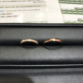 【NEO STYLE ORDER(ネオスタイルオーダー)の口コミ】 ダイヤが一周使ってありますが角ダイヤを使用しているので光の反射具合が…