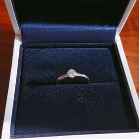 【HOSHI no SUNA 星の砂(ほしのすな)】の口コミ 以前から星の砂の指輪にしようときめていて、彼にも伝えていて、指輪の種類...