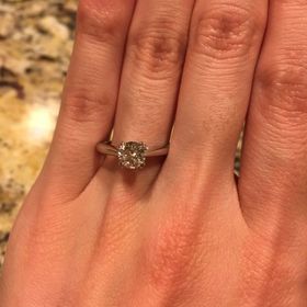 【ハリー・ウィンストン(Harry Winston)の口コミ】 憧れのハリーウィンストンの指輪が欲しくて、旦那さんにお願いしました。…