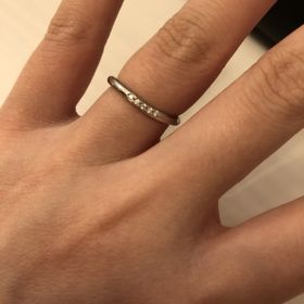 【アイプリモ(I-PRIMO)の口コミ】 ストーンがついていて可愛いです。
指の下の方で着用するので指を動かすの…