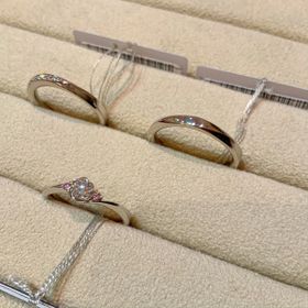 【TRECENTI(トレセンテ)の口コミ】 決め手は他店と異なるユニークなデザインです。特にダイヤモンドを留める…