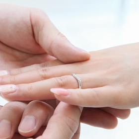 【ケイウノ ブライダル(K.UNO BRIDAL)の口コミ】 結婚指輪は、オーダーして作りたいねと話していたので、デザインからおこ…