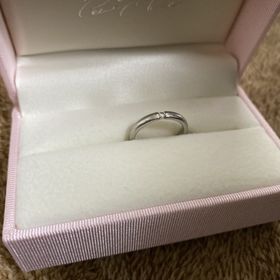 【Petit Marie(プチマリエ)の口コミ】 あまりガチャガチャキラキラしているデザインが苦手で、シンプルな指輪を…