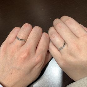 【TRECENTI(トレセンテ)の口コミ】 つけ心地がよく、指が綺麗に見えるデザインだった。女性のほうはダイヤが…