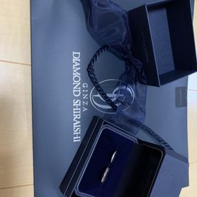 【銀座ダイヤモンドシライシの口コミ】 シンプルさ。
意外とお値段も安くもなく、高くもなくリーズナブルに購入で…