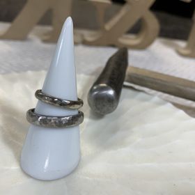 【renri(レンリ)の口コミ】 地金の種類からリングの幅、模様や石など事細かに説明しながら相談に乗っ…