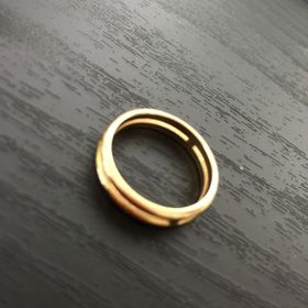 【エルメス(HERMES)の口コミ】 ゴールドの指輪を探しており、複数のブランドを見ておりましたが
主人が気…