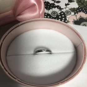 【insembre(インセンブレ)の口コミ】 毎日ずっと着けていられるシンプルなものにしたかったので、甲丸リングで…