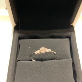 【I's stone(アイズストーン)の口コミ】 デザインがとても良く気に入ってます。
指にはめた時の感動がすごいです。…