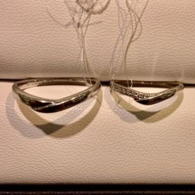 【GALA JEWELRY(ガラジュエリー)の口コミ】 シンプルなデザインが良いと、店員さんに伝えたところ、お勧めな物をいく…