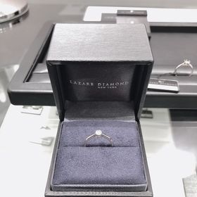 【ラザール ダイヤモンド(LAZARE DIAMOND)の口コミ】 ダイヤのカッティングに力を入れているブランドなので、その輝きをより引…