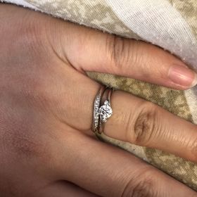 【アイプリモ(I-PRIMO)の口コミ】 ウェーブ型で探していたのですが、その中でデザインがとても気に入り、購…