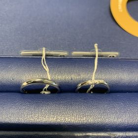 【銀座ダイヤモンドシライシの口コミ】 新作のデザインであまり、人とかぶらないところが良い。
また、ウェーブと…