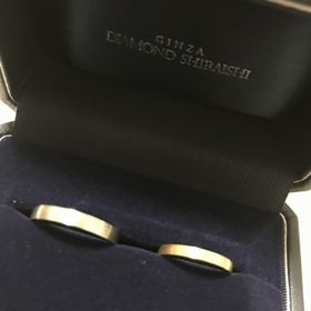 【銀座ダイヤモンドシライシの口コミ】 シンプルなデザインが良かったです。
自分の希望通りのマット加工をしても…
