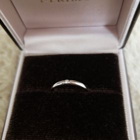 【アイプリモ(I-PRIMO)の口コミ】 指が細いので、シンプルで細いリングを探していました。最初は石が入って…