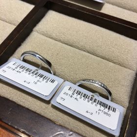 【TRECENTI(トレセンテ)の口コミ】 ストレートでシンプルすぎない、ダイヤがとても上品でした。斜めに入って…