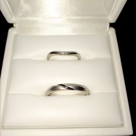 【CAFERING(カフェリング)の口コミ】 私の短い指でも長く見えるというV字型＋シンプルにできるということで決め…